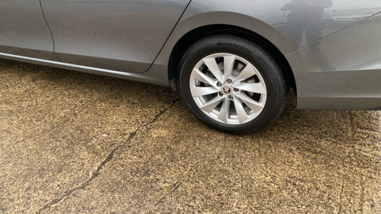 Skoda Superb 1.5 TSI iV SE Technology DSG 5dr Estate